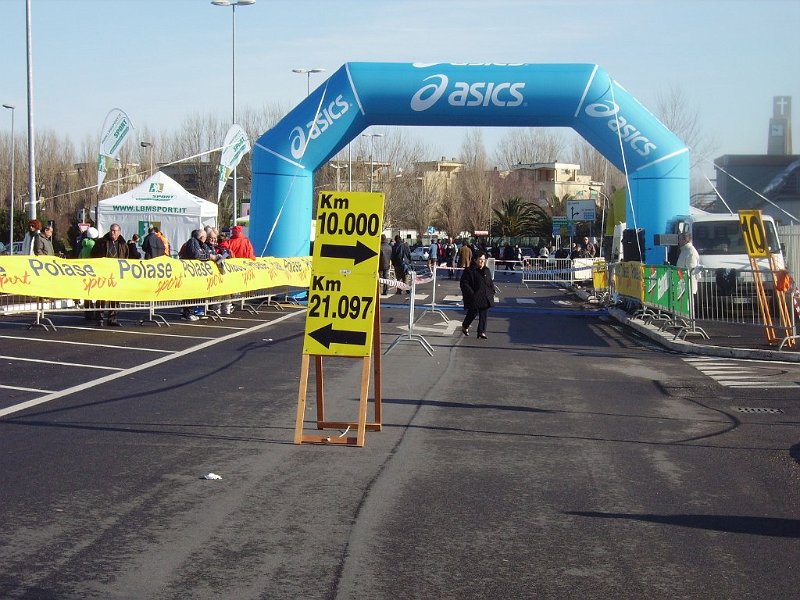 Fiumicino half marathon 2007 36.JPG